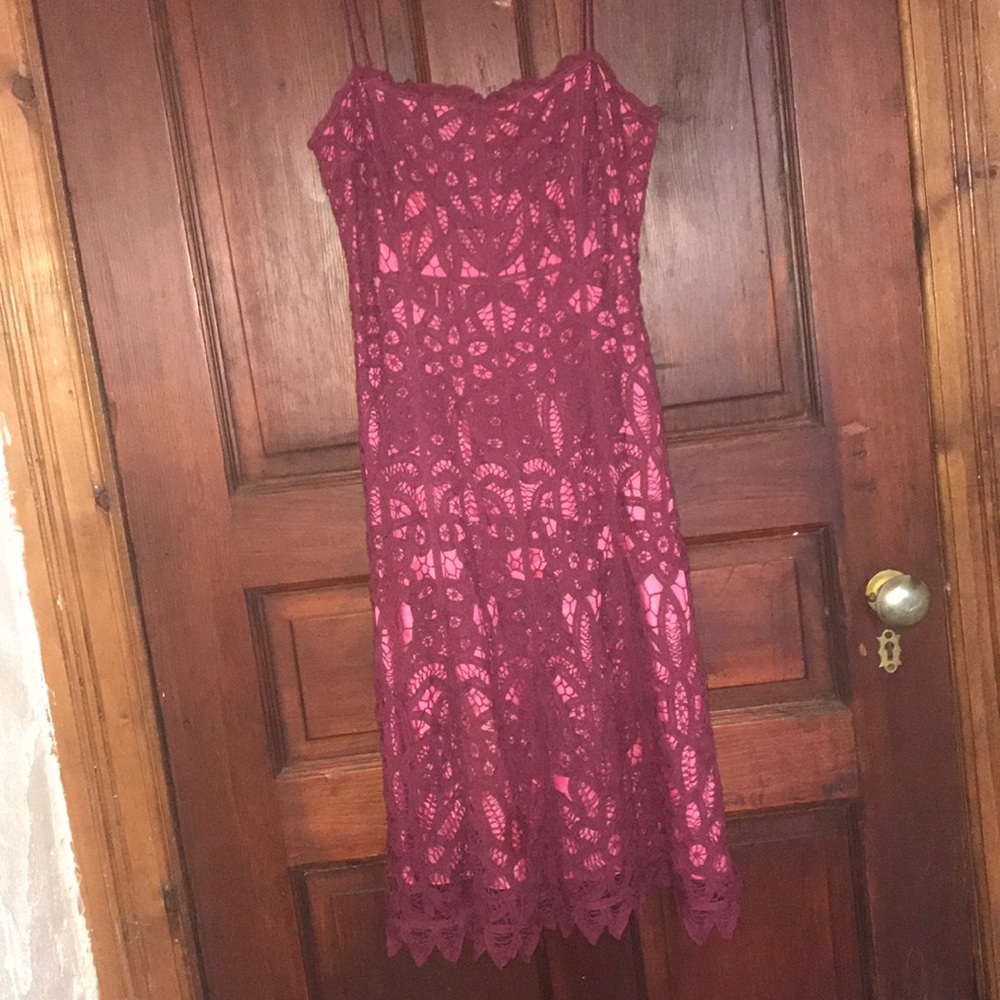 Pink lace geometric cocktail dress